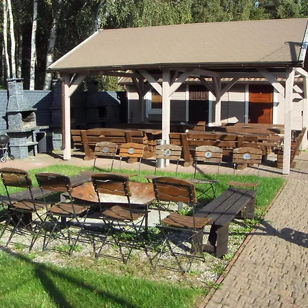 بيت خشبي Letniskowe Marzena مينززدرويه